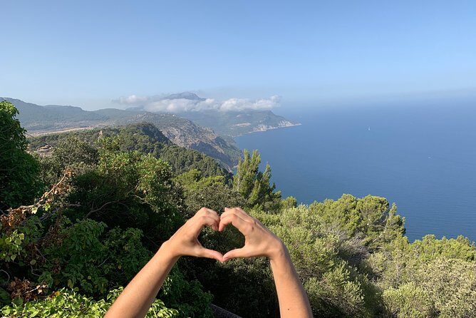 Mallorca Hidden Marvels: Guided Routes for Small Groups - Pickup, timing, and the driving vibe (including the portable comms)