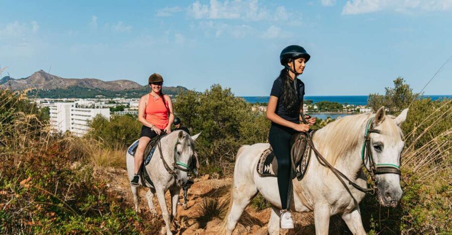 Mallorca: Horseback Riding Experience with Food Options - Helmets, Staff, and Beginner Riding: How the Pace Gets Controlled