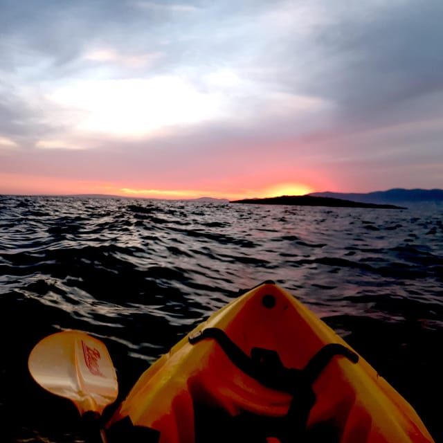 Mallorca: Kayak Sunset Tour from Ca'n Pastilla Beach - Where You Start: BonaOna Surf School in Ca’n Pastilla