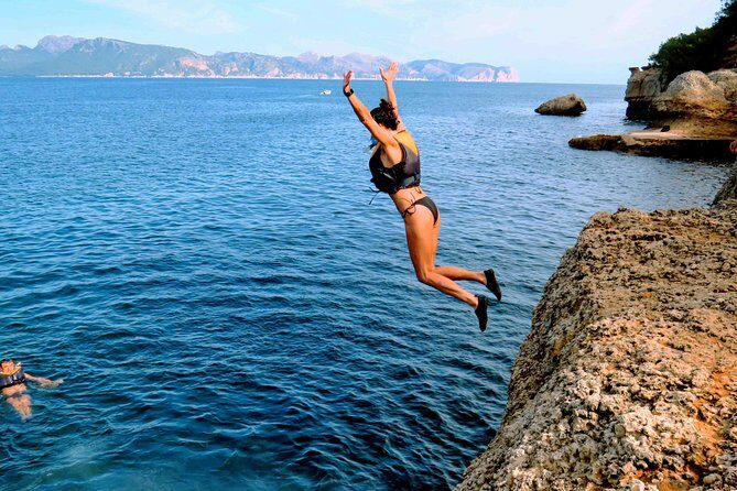 Mallorca: Kayaking, Sea Cave, Cliff Jumping & Snorkel Tour - Snorkeling and marine life viewing for the sunken treasure