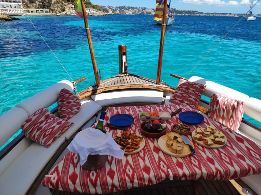 Mallorca: Llaüt Excursion around Palma with food and drinks - 5 Hours of Private Time: Pace, comfort, and group size