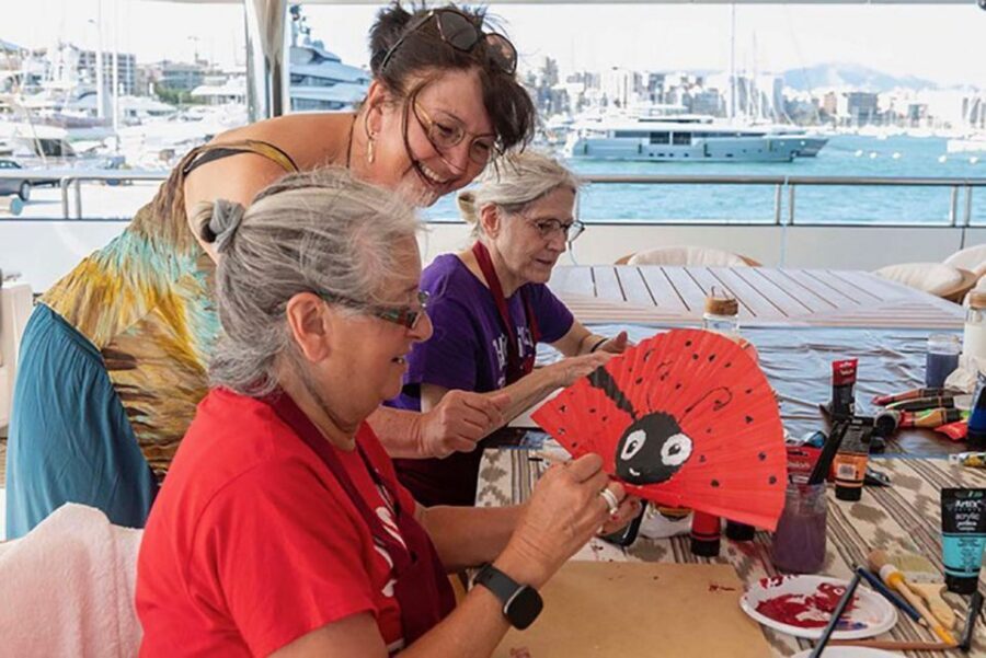Mallorca/Porto Cristo: Design your own Spanish hand fan - How the Porto Cristo fan workshop fits into your day