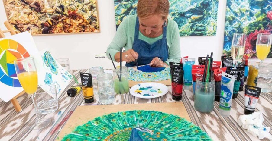Mallorca/Porto Cristo: Design your own Spanish hand fan - Loose acrylic painting, taught in a practical way