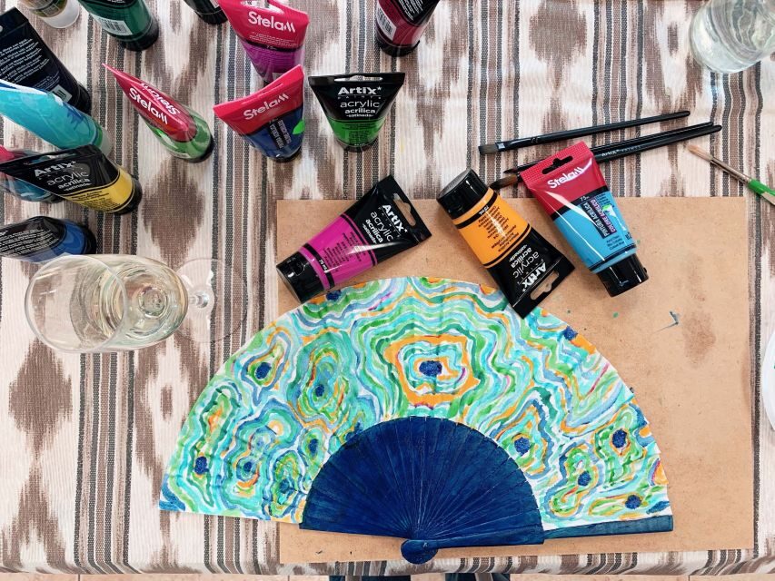 Mallorca/Porto Cristo: Design your own Spanish hand fan - Turning a design into a finished fan you can use
