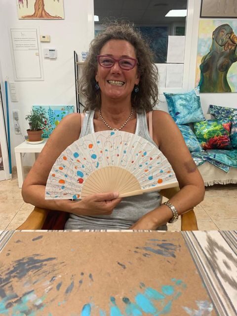 Mallorca/Porto Cristo: Design your own Spanish hand fan - Price and value: what $77 really buys you here