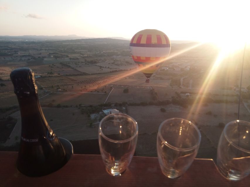 Mallorca: Private Hot Air Balloon Ride - From Restaurante Bonanza to Takeoff: The First Moves
