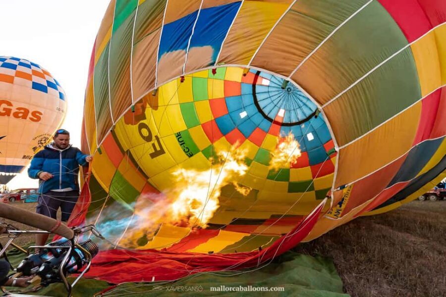 Mallorca: Sunset Balloon ride - Where it starts: Globus Mallorca Balloons and the first briefing