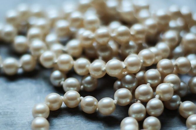 Mallorca Tour: Hams Caves and Pearl Shop with Hotel Pick up - Entering Cuevas dels Hams: fishhooks and the Venetian Lake