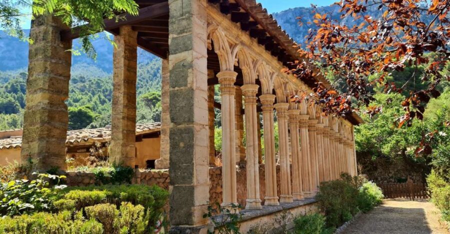 Mallorca: Tramuntana Mountains Tour with Local Guide & Lunch - Driving the UNESCO Serra de Tramuntana the practical way