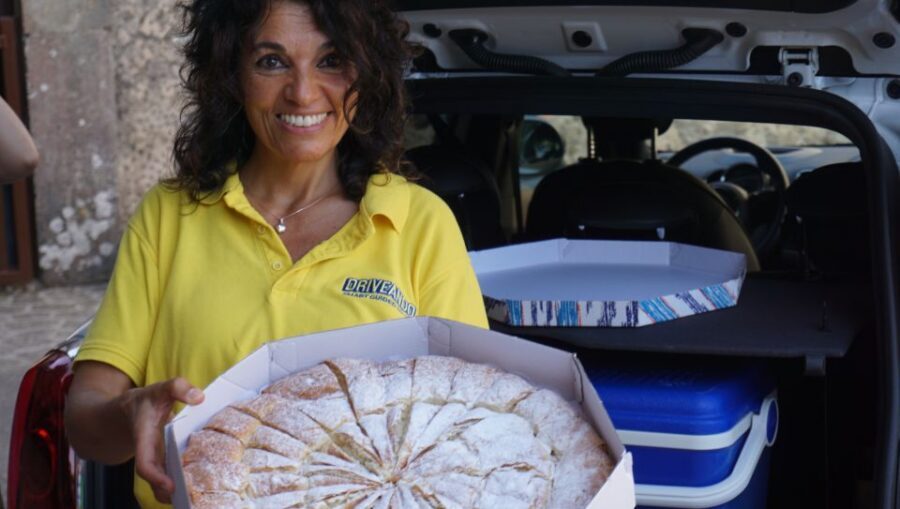 Mallorca: Tramuntana Mountains Tour with Local Guide & Lunch - Miramar Monastery: Byzantine gardens and salt cookies with cheese