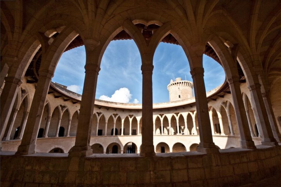 Mallorca: Transfer to Palma self-guided Tour - Why this Palma transfer + self-guided format is such good value