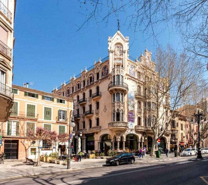 Mallorca: Transfer to Palma self-guided Tour - Panoramic orientation: bay views, Paseo Marítimo, and La Seu