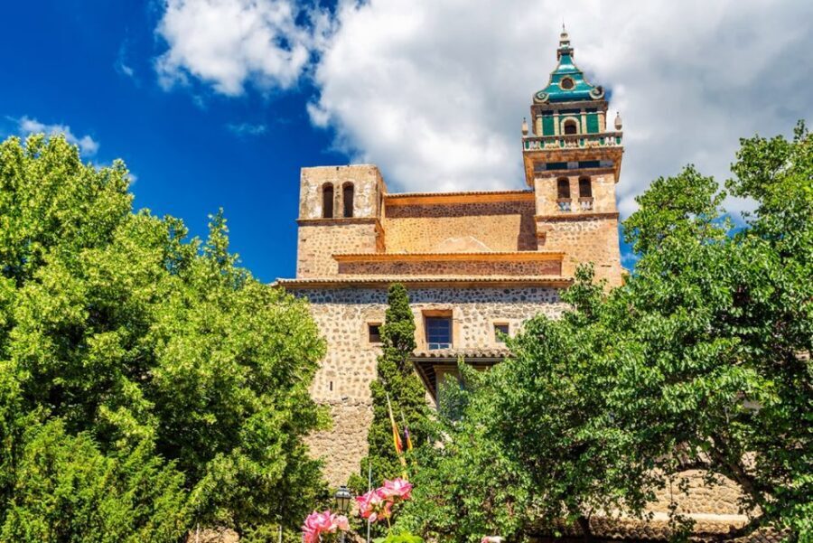 Mallorca: Valldemossa & Soller Tour - Valldemossa’s stone streets and coca de patata stop