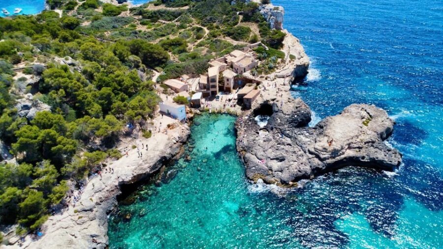 Mallorca: Vintage Sunset tour by the sea with a picnic - The vintage vehicle ride: restored, slower, and made for photos