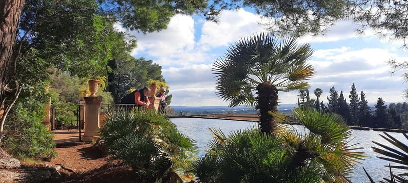 Mallorca: West Coast & Orange Valley Minbustour GERMAN GUIDE - Stop for views and a historic country manor with Moorish-inspired style