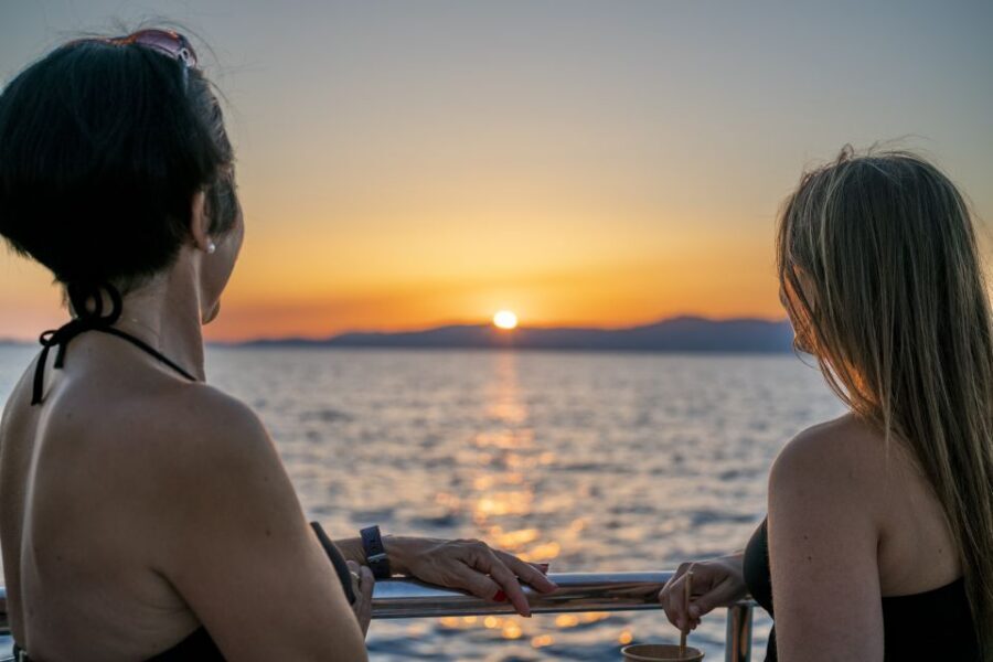 Palma: Catamaran Cruise with Swimming and Snorkelling - Photos and comfort tips: make the best of limited deck time