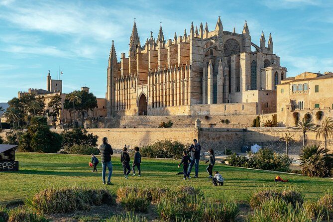 Palma Cathedral & Surroundings PRIVATE TOUR with Ticket Included - Skip-the-line La Seu: What you gain fast in Palma