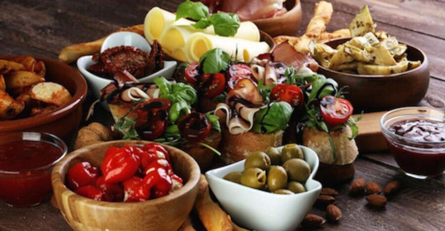 Palma: Culinary Tapas Tour of the Old Town - Palma Cathedral: The Icon Stop That Sets the Tone