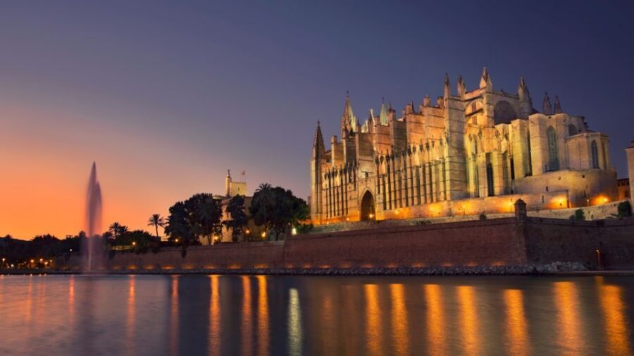 Palma de Mallorca: Bay of Palma Night Boat Cruise - Included value: what you actually get for the price