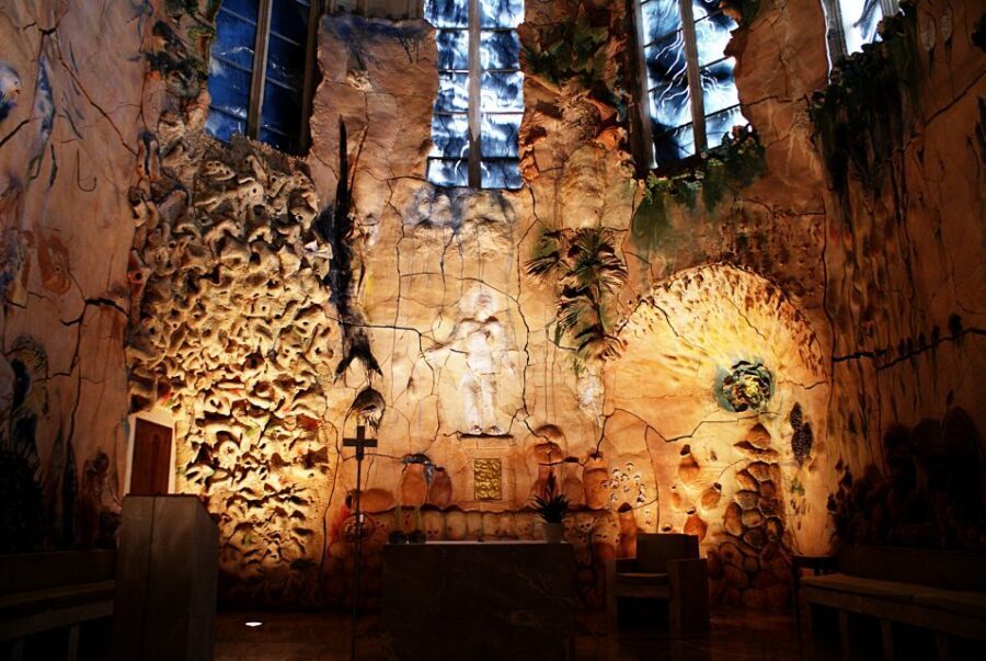 Palma de Mallorca: City Walking Tour with The Cathedral - The Old Town Streets: Parliament, Plaza de Cort, and Patio Talk