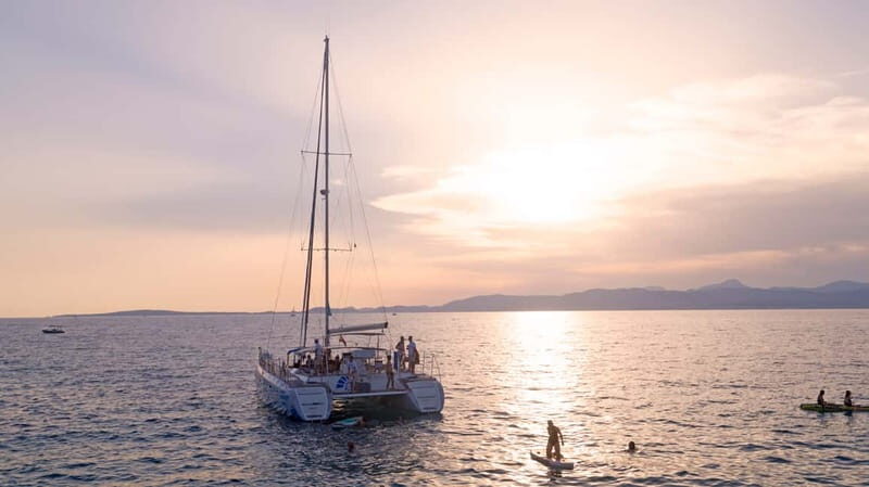 Palma de Mallorca: Deluxe Catamaran Sailing Tour with Meal - Why the Oasis catamaran feels calmer than most “boat trips”