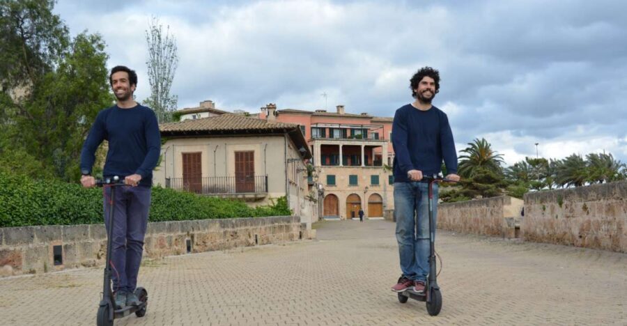 Palma de Mallorca: E-Scooter Rental - Safety briefing and confidence on the scooter