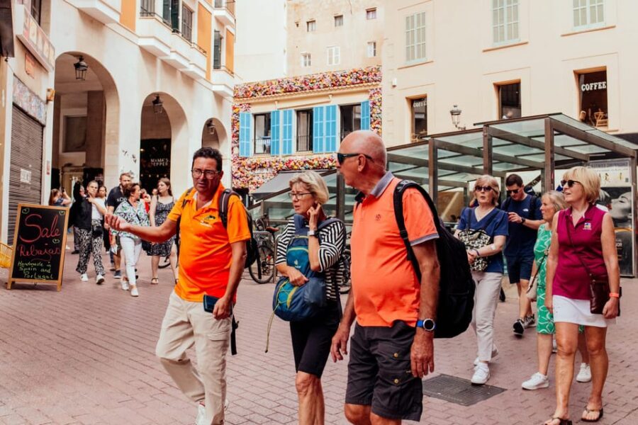 Palma de Mallorca: Foodie Walking Tour of the Old Town - Tapas plus wine: three seasonal plates, not just one stop