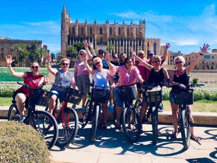 Palma de Mallorca: Guided Bicycle Tour with Tapas & a Drink - Parc de la Mar area: a calm break between sea and streets