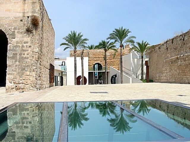 Palma de Mallorca: Guided Tour of the Old Town - La Seu Cathedral and the Builders Who Shaped Its Look