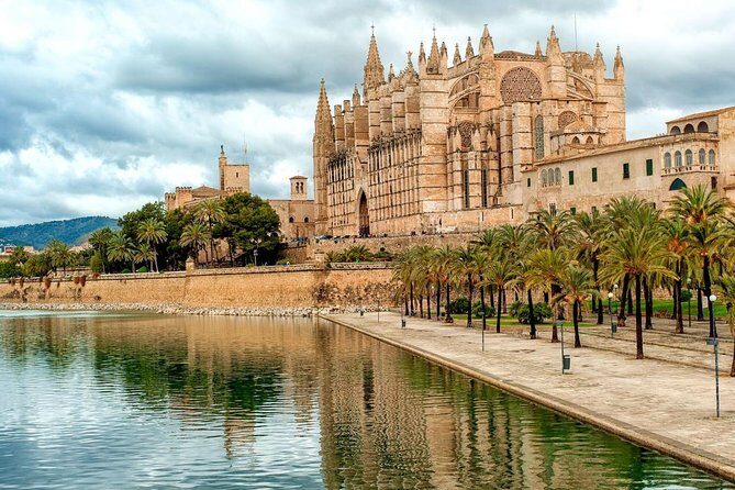 Palma de Mallorca Guided Tour with Hotel Pick up - Why this Palma combo tour actually feels efficient