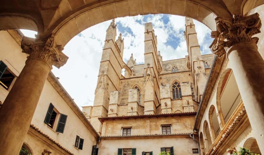 Palma de Mallorca: Old Town and Cathedral Tour - Price and value: what $32 really covers