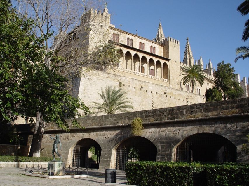 Palma de Mallorca: Palma and Valldemossa free time - Palma Free Time 12:30–13:30: Old Town Wandering or Shopping Sprint