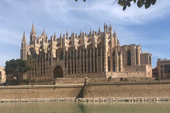 Palma de Mallorca: PRIVATE Local Food And Cathedral Experience - Why the food-and-cathedral mix is good value for busy days
