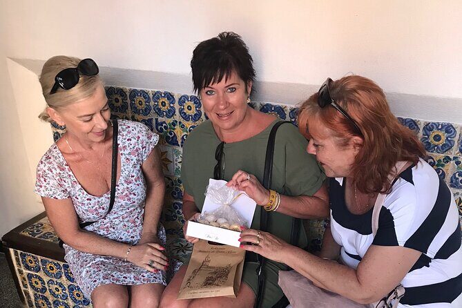 Palma de Mallorca: PRIVATE Local Food And Cathedral Experience - Old Town with purpose: Jewish quarter streets, nuns, and street-level details