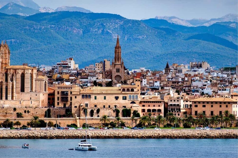 Palma de Mallorca: Small-Group Tour & Fast-Track Cathedral - Ensaïmada tasting: one stop that makes the tour feel local