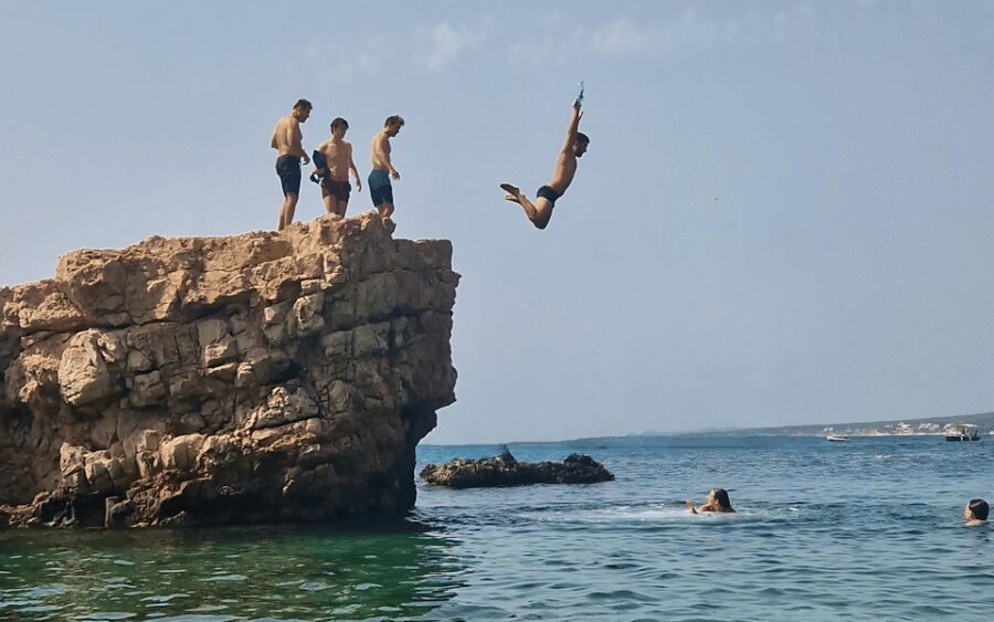 Palma de Mallorca: SmallGroup Tour by Locals in Hidden Coves - Meet at the Bendinat municipal swimming pool: how to start smoothly