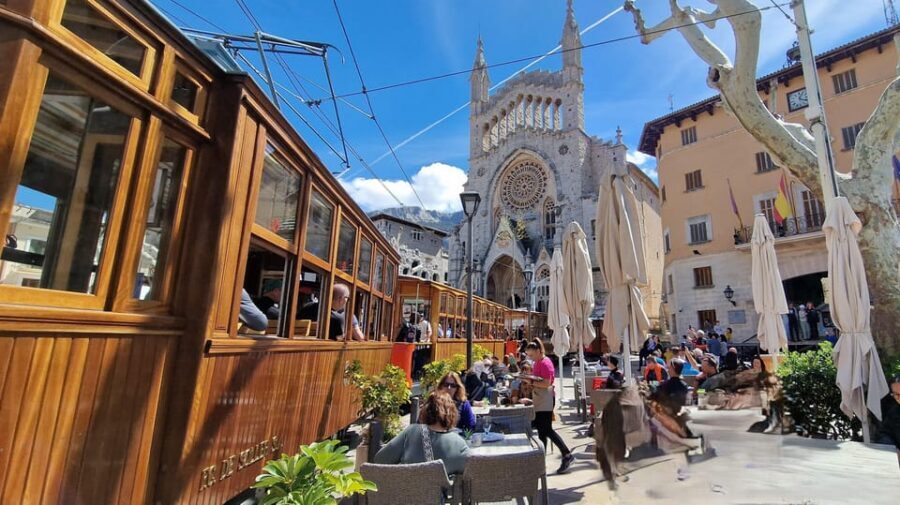 PALMA DE MALLORCA & SOLLER MIT BAHN & STADTFÜHRUNG ab Palma - Meeting in Palma: starting at Av. d’Antoni Maura (Bar Lennox area)