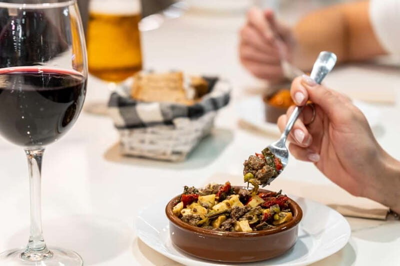Palma de Mallorca: Traditional Mallorcan Food Tour - Stop 1: Sa Caravana Cafe and the llonguet breakfast