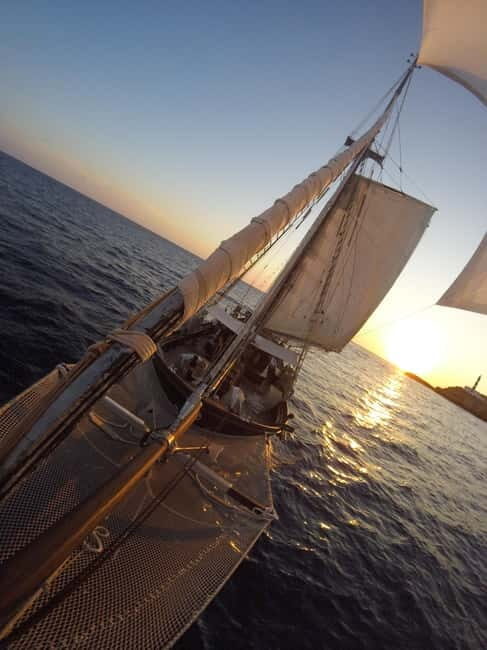 Palma de Mallorca: Wooden Sailboat; Food, Views & History - Rafael Verdera: a real 1841 wooden sailboat, not a floating theme park