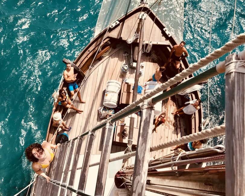 Palma de Mallorca: Wooden Sailboat; Food, Views & History - BBQ and canapés: how the food fits the sea-day rhythm
