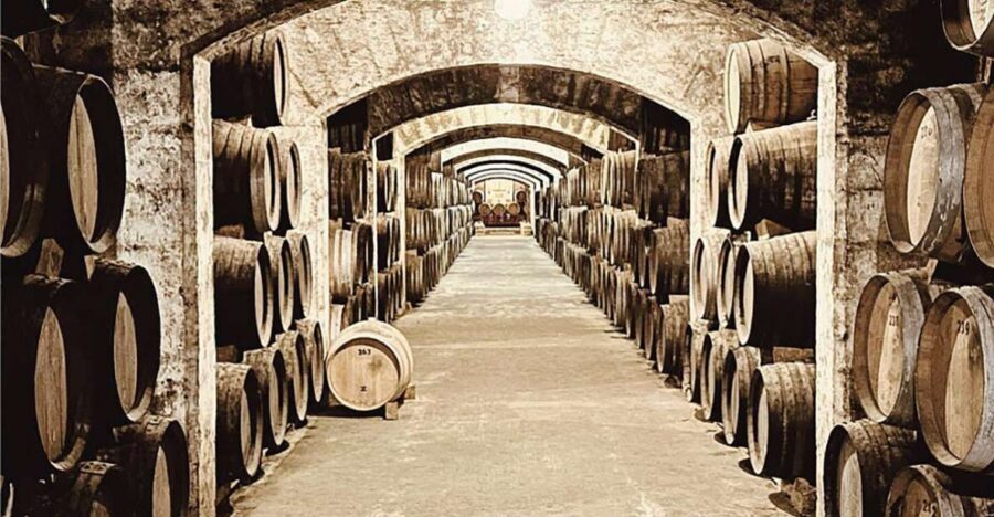 Palma: Distillery Tour with 6 Spirits and Tapas Tasting - Stop One to Stop Two: What Happens Once You’re Inside