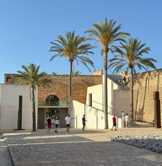 Palma in person and away from the crowds - Meeting at the Lennox Bar: Start Easy, Walk Smart