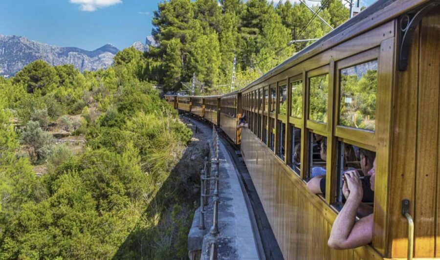 Palma: Mallorca Island Tour Via Boat, Train, and Bus - The timing that matters: 9:30 departure and when you’re actually sightseeing