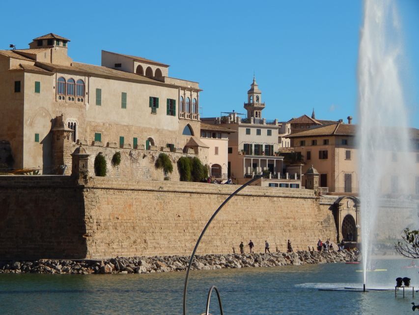 Palma old town for the first time - Palma Cathedral: ornate architecture and why it dominates the skyline