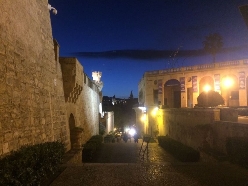 Palma Old Town Sunset Tour and Food Tastings - Plaça de Cort and the Olive Tree: Power, Then Shade