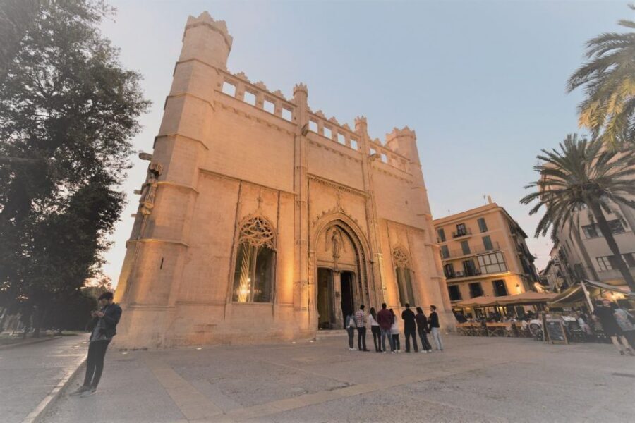 Palma: Old Town Walking Tour & Cathedral Skip-the-Line - Can Forteza Rey and the Sant Miquel area: two more stops with meaning