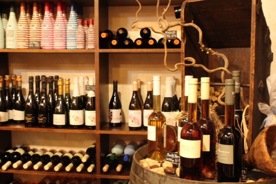 Palma Tour with Wine and Tapas Tasting - Wine tasting in Palma: pairing that makes the flavors easier to remember