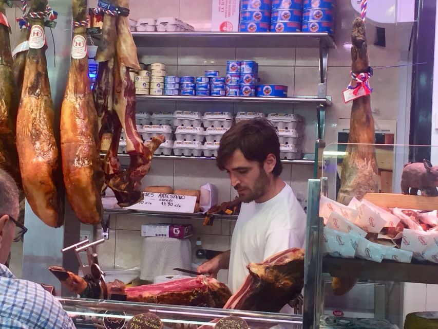 Palma: Walking Tour with Mediterranean Delicacies - Key things you’ll notice on this Palma walk