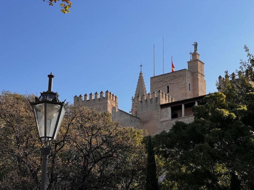 Palmas sightseeing highlights in a private and exclusive way - From craftsmanship lanes to souvenir spots you can trust