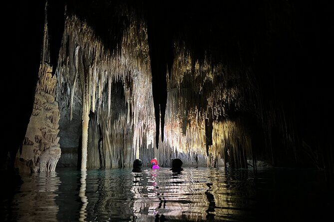 PREMIUM TOUR : Enjoy aquatic caves with caving guides - From Manacor meeting point to cave-ready in under an hour